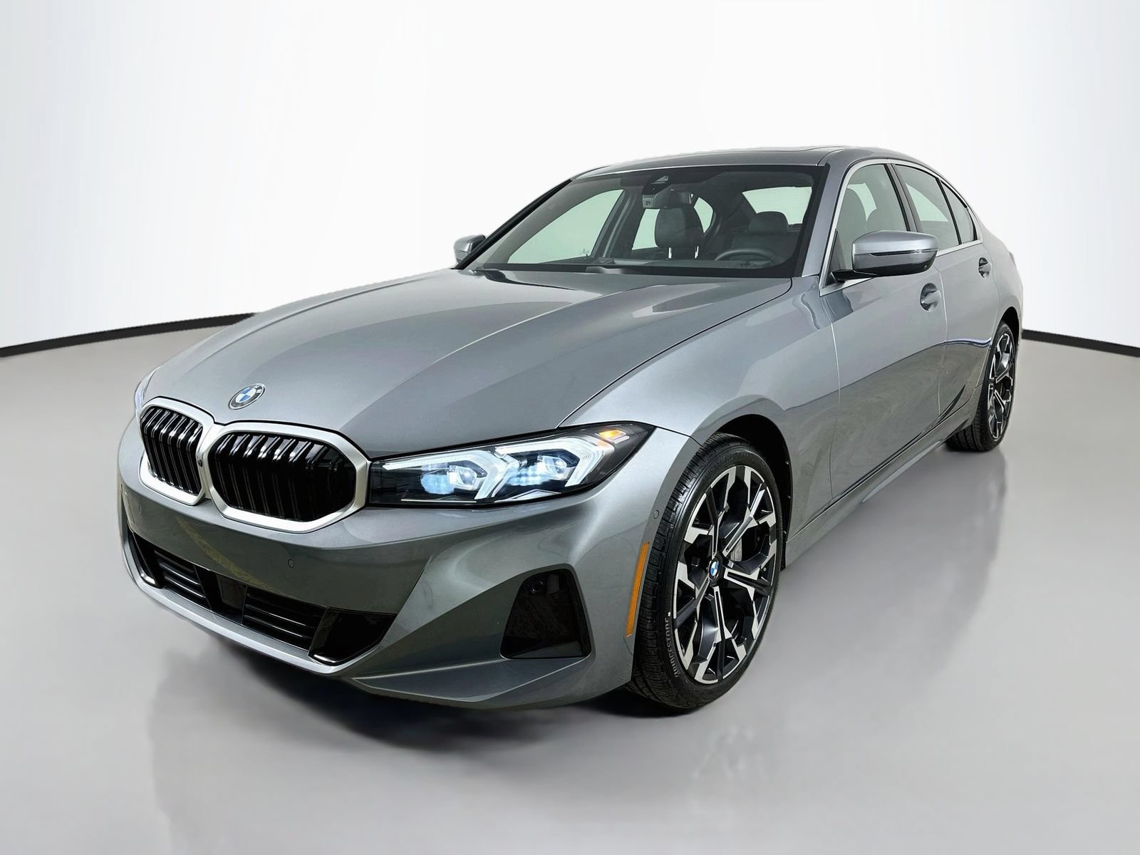 Used 2025 BMW 330i xDrive Sedan AWD/4WD image 1