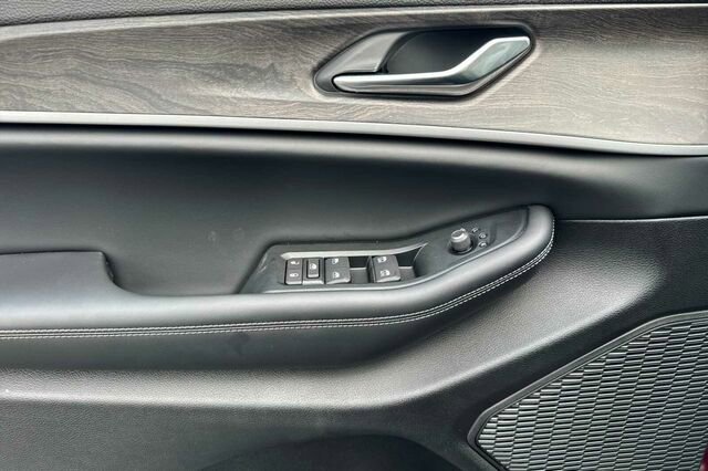 New 2026 Jeep Grand Cherokee Altitude image 8