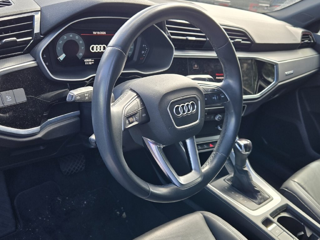 Used 2023 Audi Q3 2.0T Premium w/ 19" Wheel Package AWD/4WD image 11