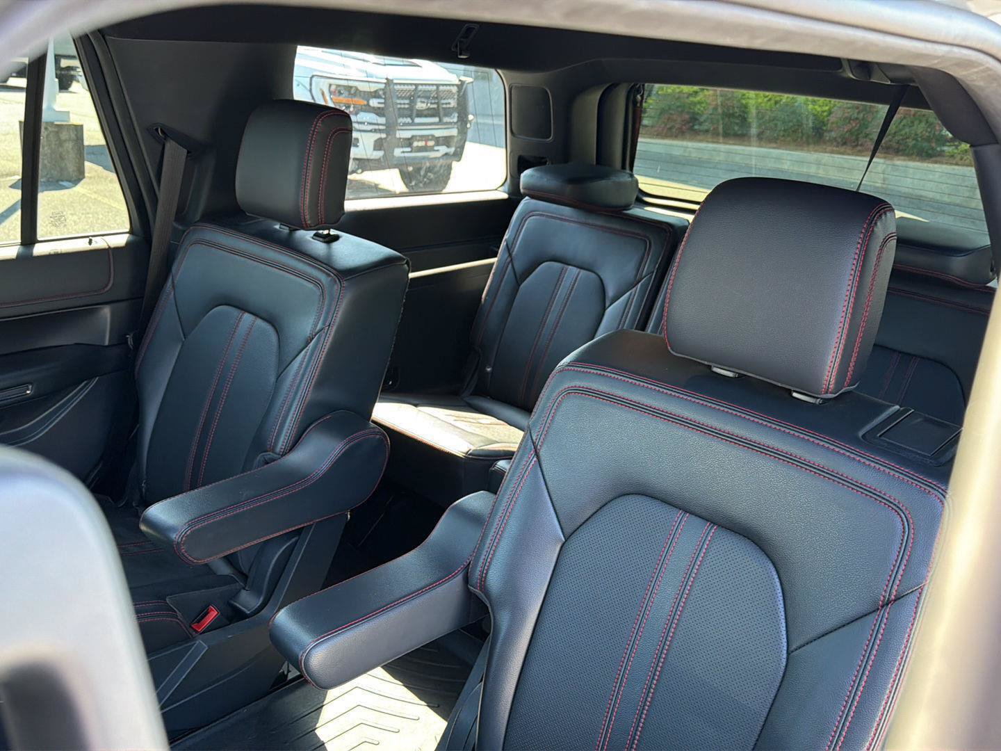 Used 2024 Ford Expedition Limited RWD image 35