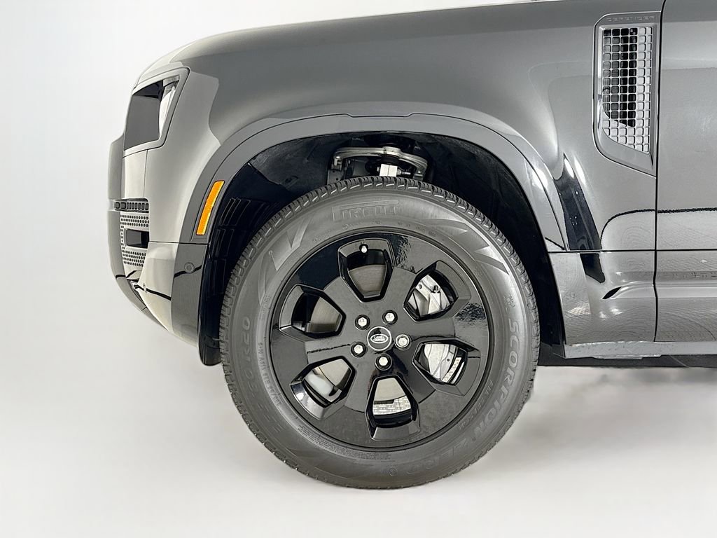 Used 2025 Land Rover Defender 110 X-Dynamic SE image 27