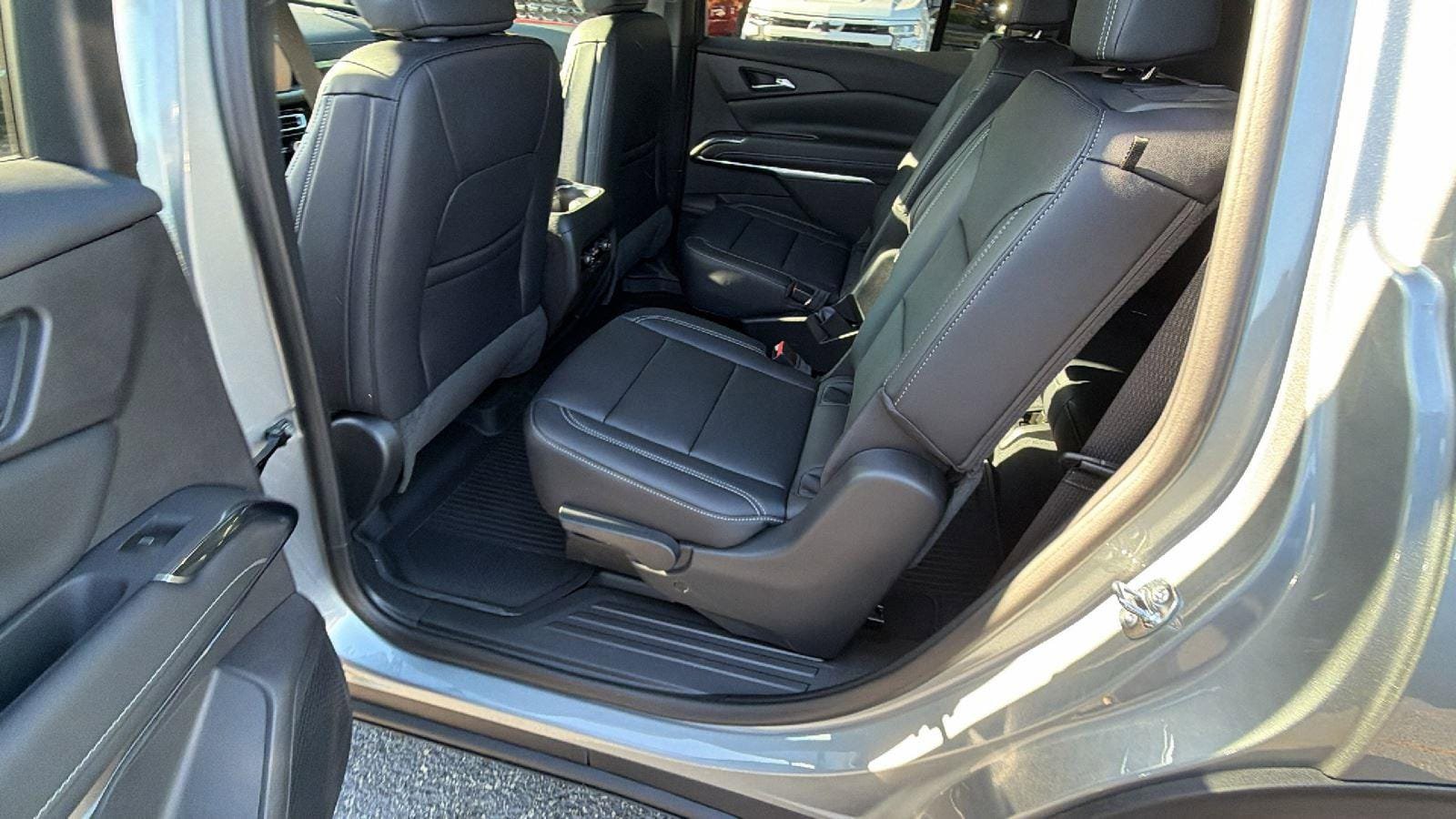 New 2026 Chevrolet Traverse LT FWD image 16