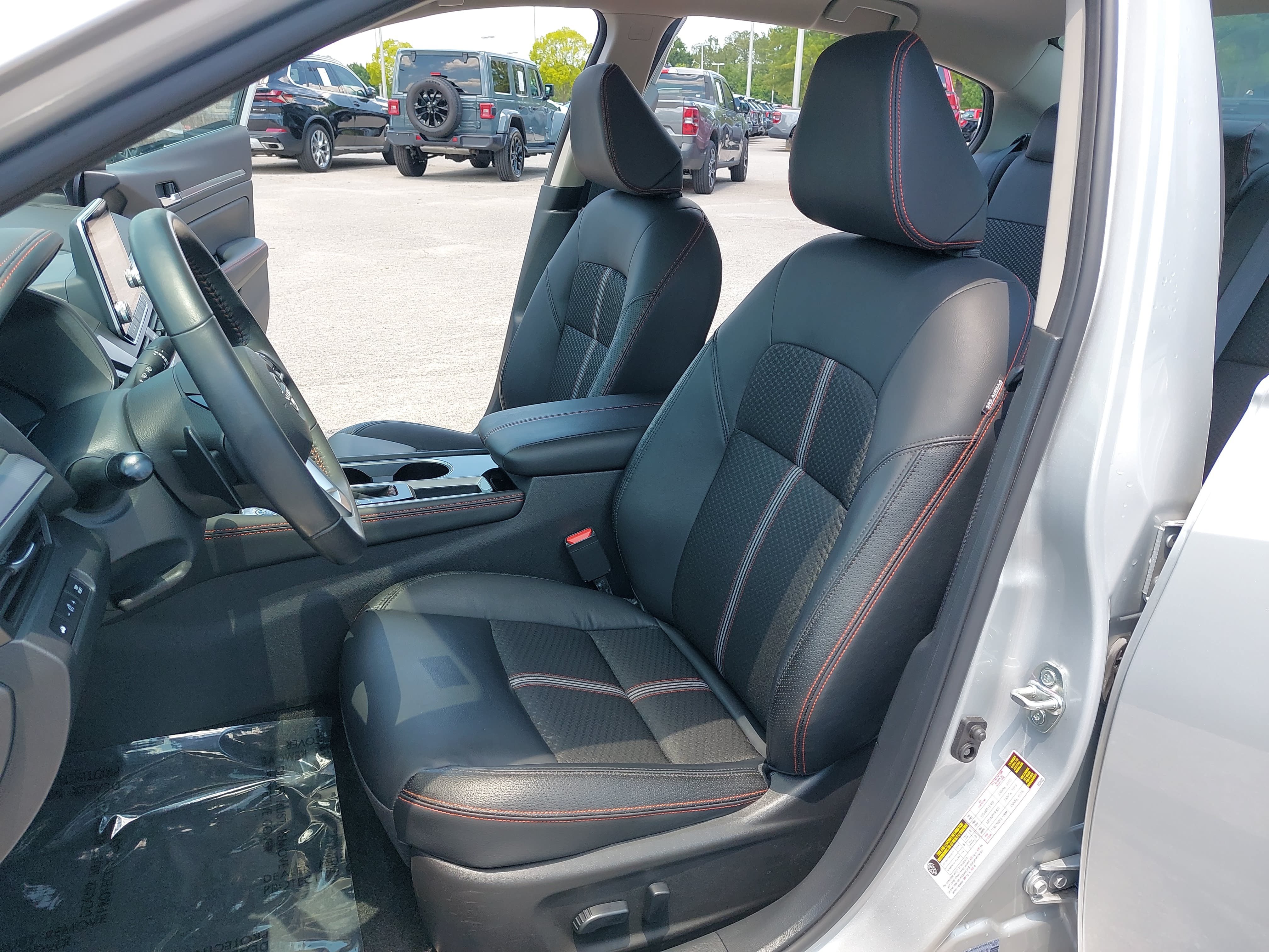 Used 2024 Nissan Altima 2.5 SR FWD image 16