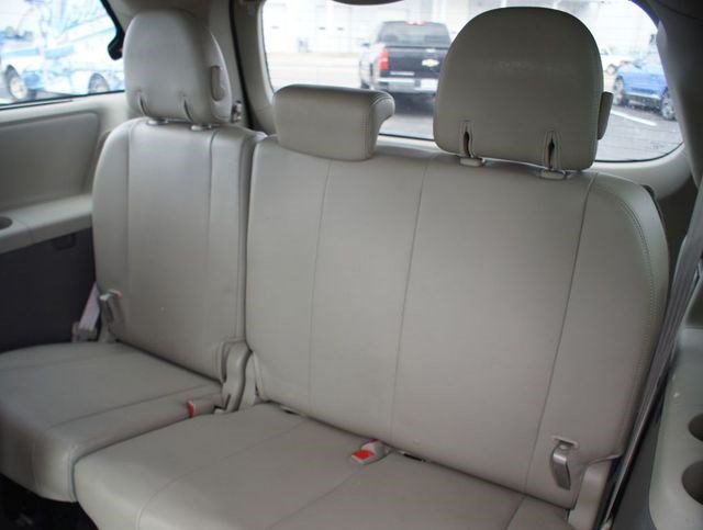 Used 2011 Toyota Sienna XLE w/ XLE Navigation Pkg FWD image 14
