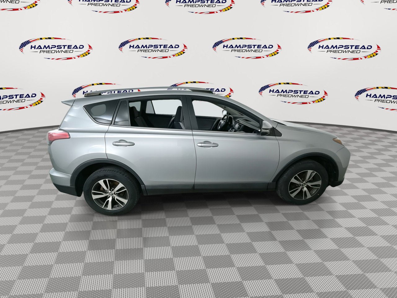 Used 2018 Toyota RAV4 XLE image 9