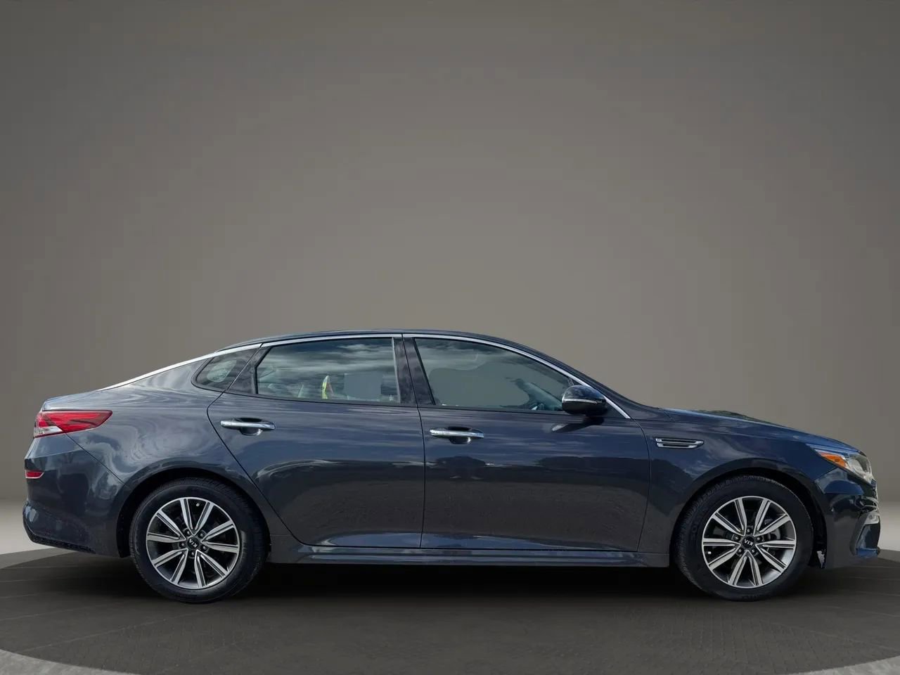 Used 2019 Kia Optima EX w/ EX Premium Package FWD image 6