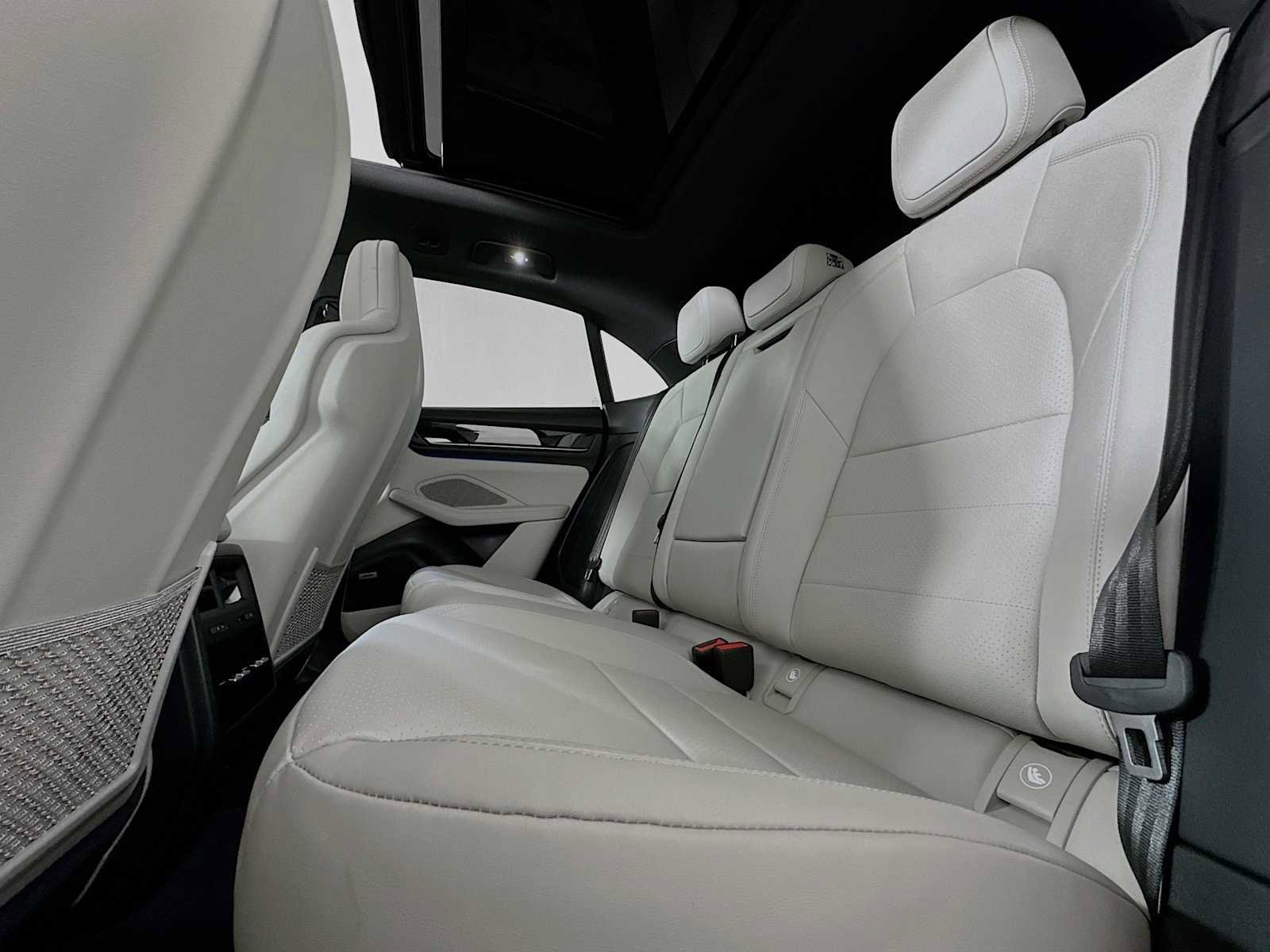 Used 2025 Porsche Macan Electric image 24