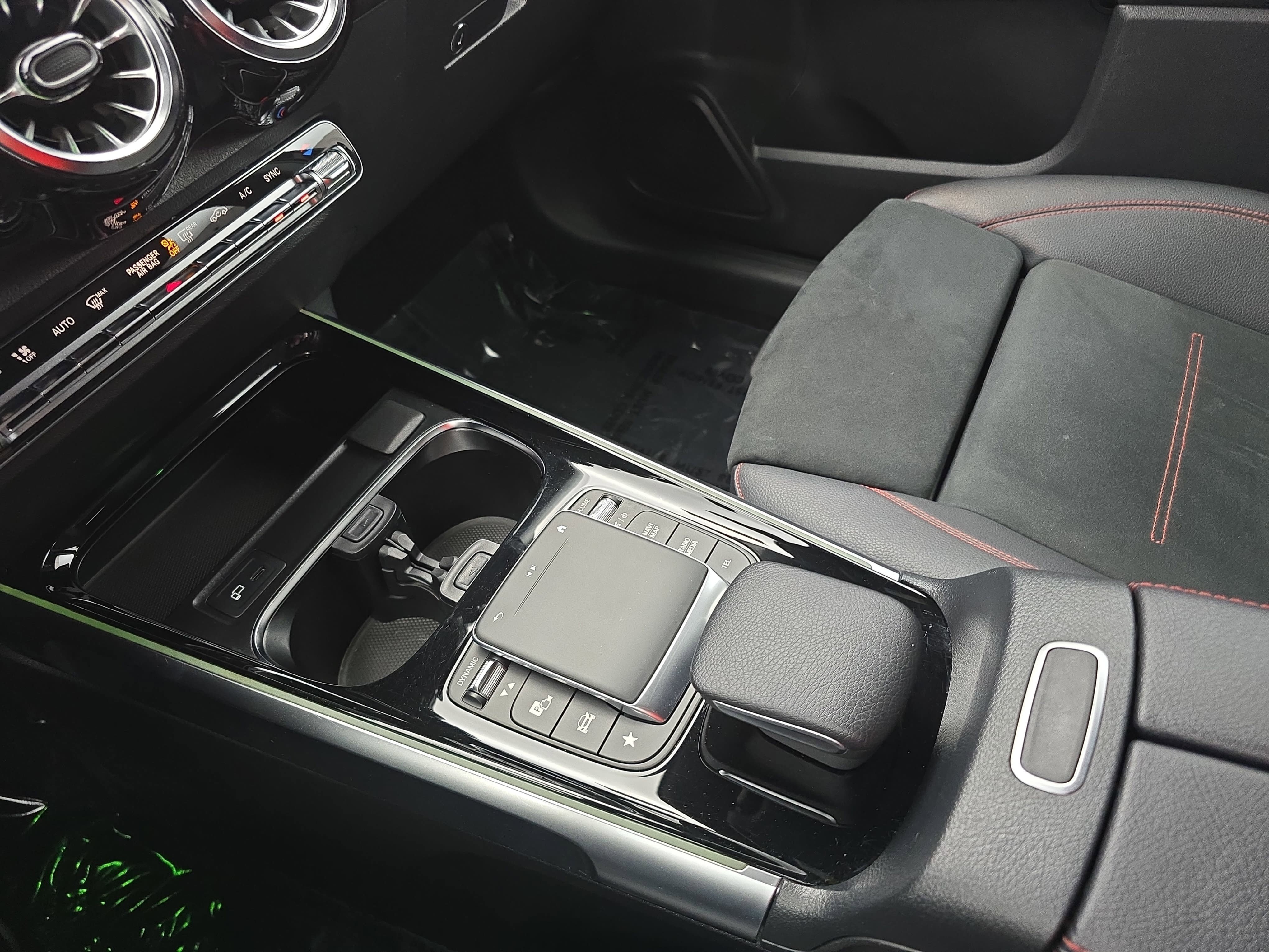 Certified 2023 Mercedes-Benz GLB 250 image 25