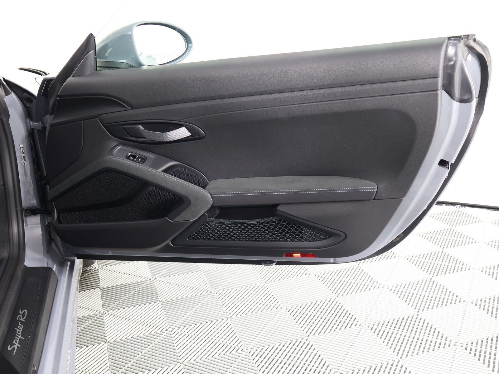 Certified 2024 Porsche 718 Boxster Spyder RS RWD image 22