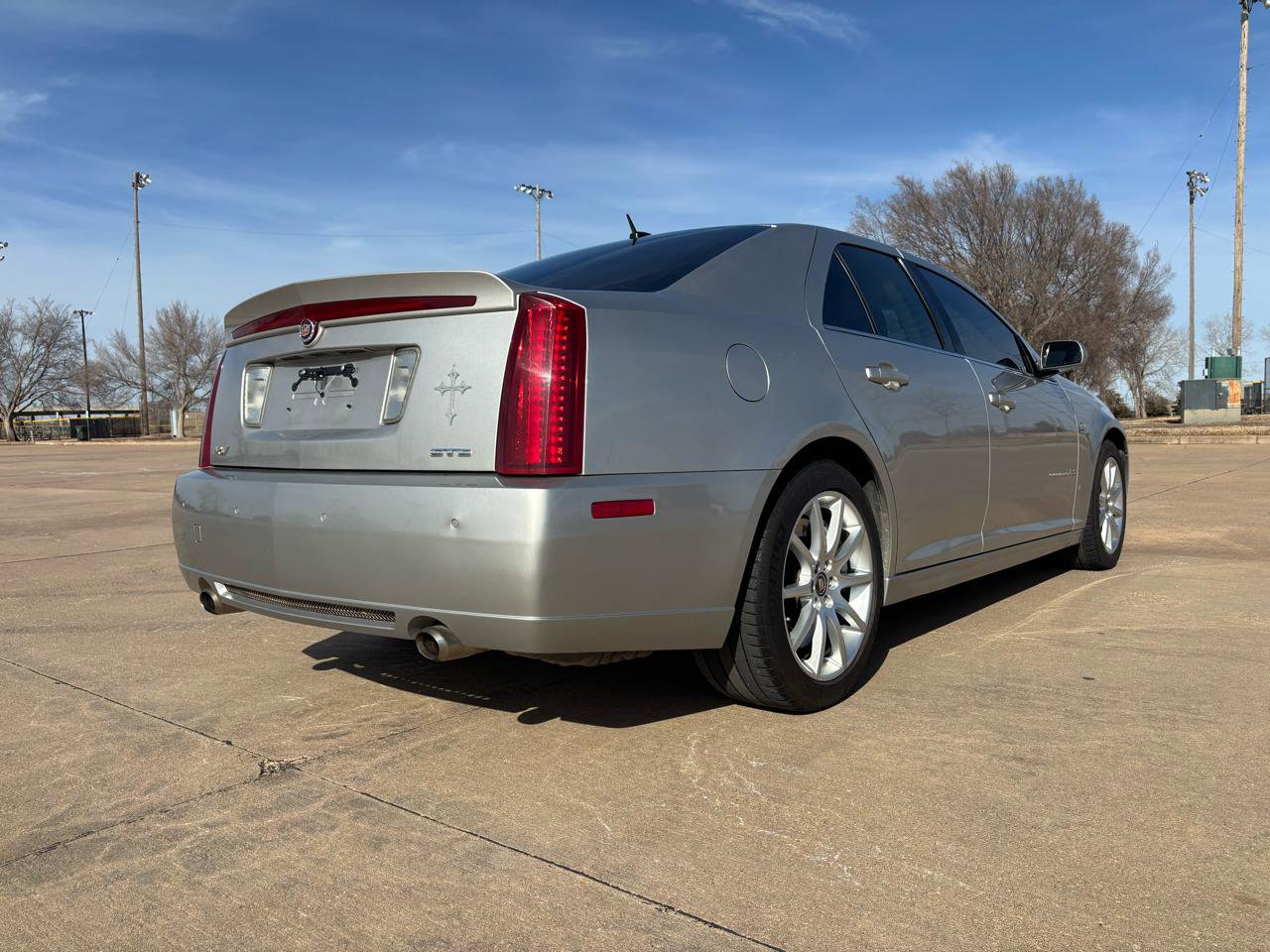 Used 2006 Cadillac STS V image 27