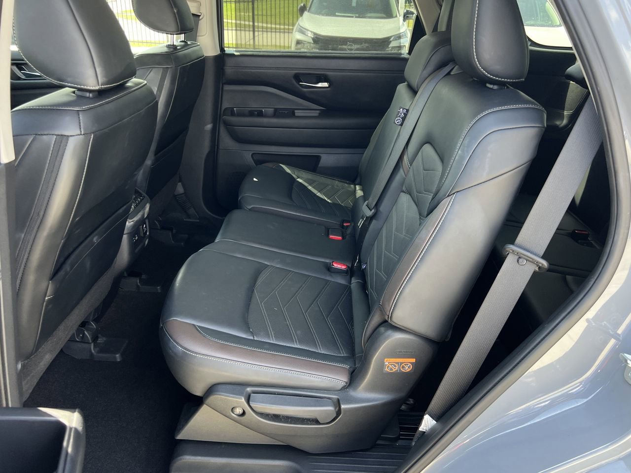 Certified 2023 Nissan Pathfinder Platinum w/ Black Appearance Package image 12