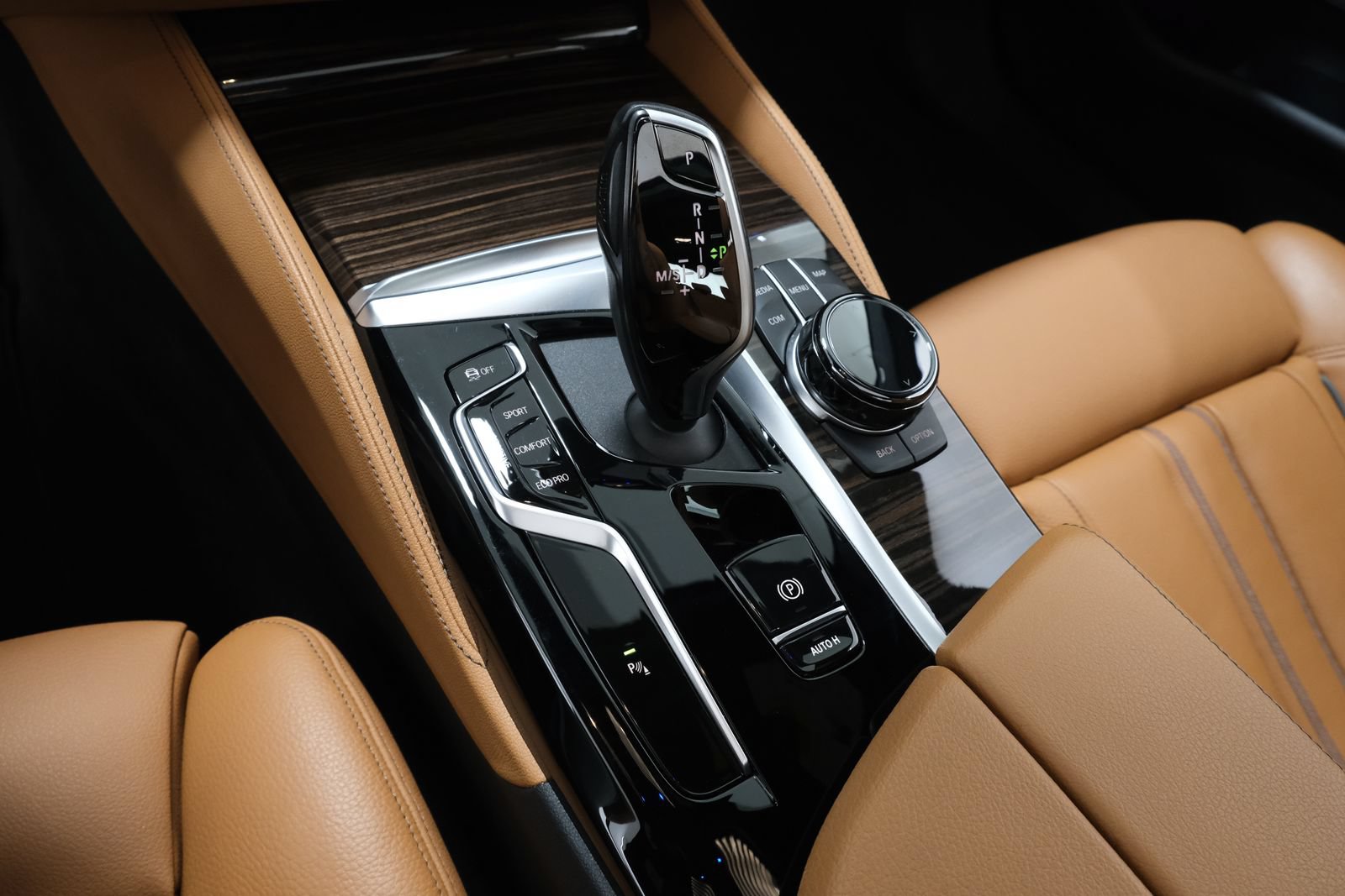 Used 2023 BMW M550i xDrive w/ Executive Package AWD/4WD image 22