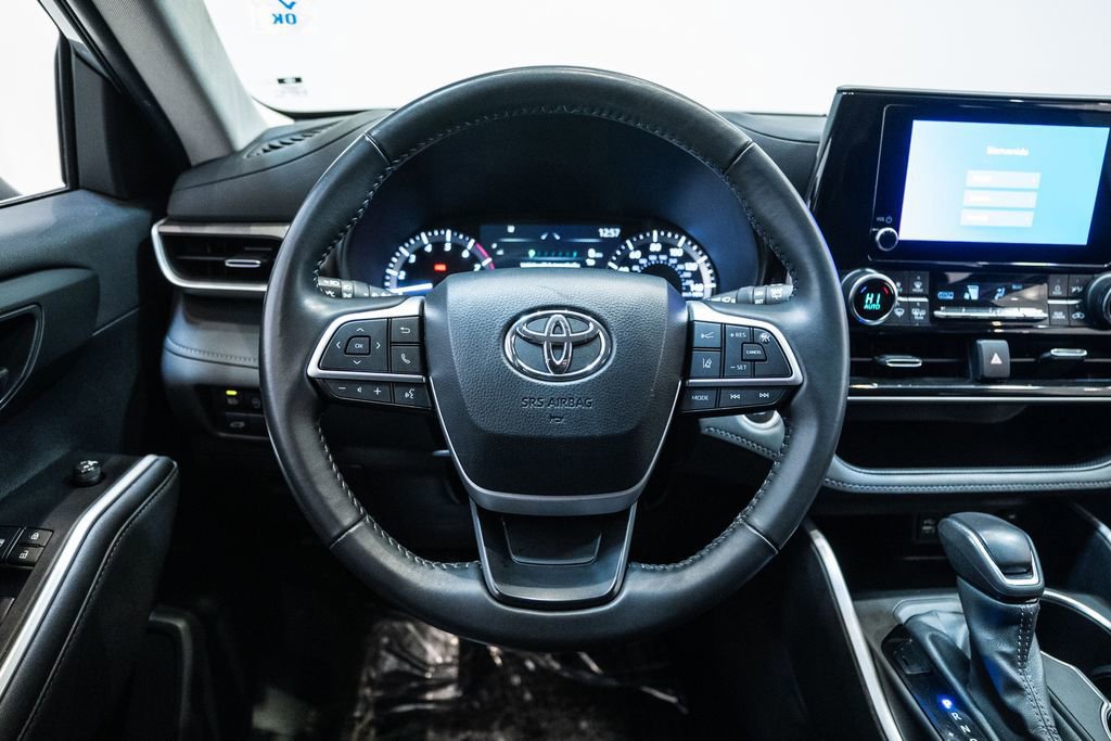 Used 2024 Toyota Highlander LE image 26