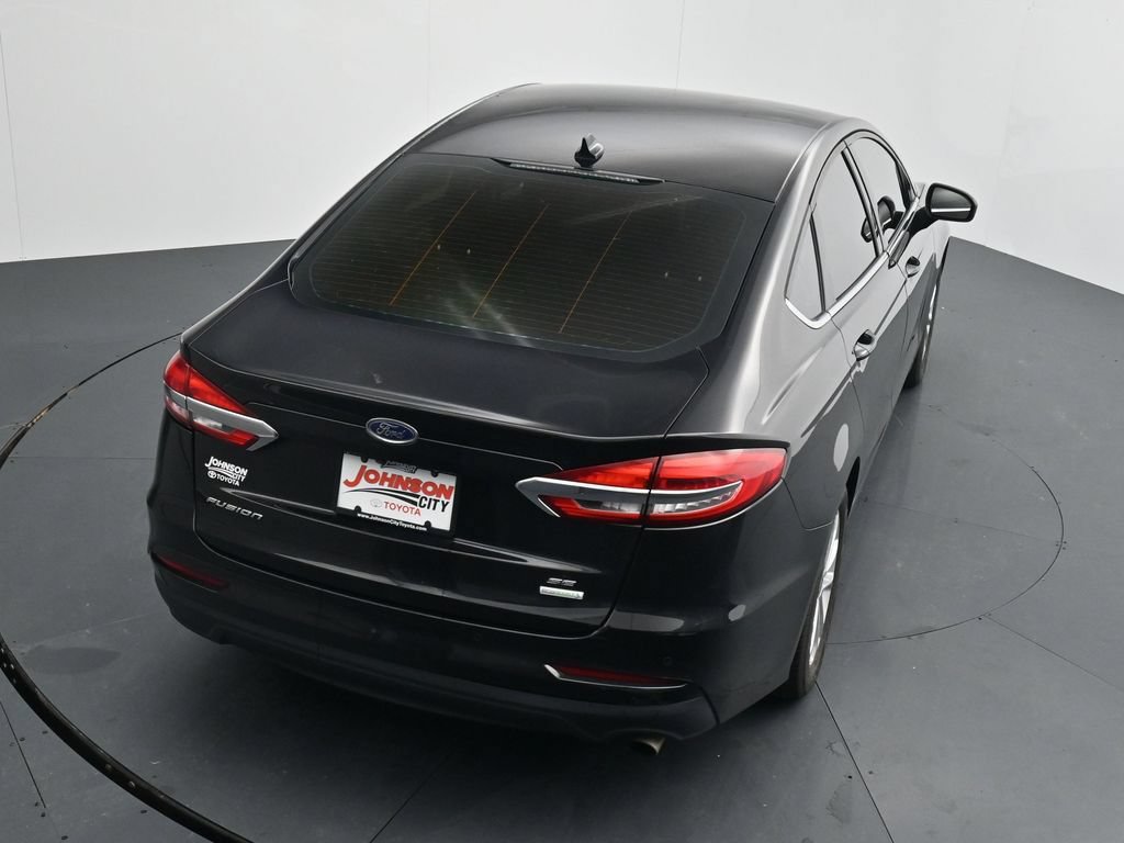 Used 2020 Ford Fusion SE FWD image 28
