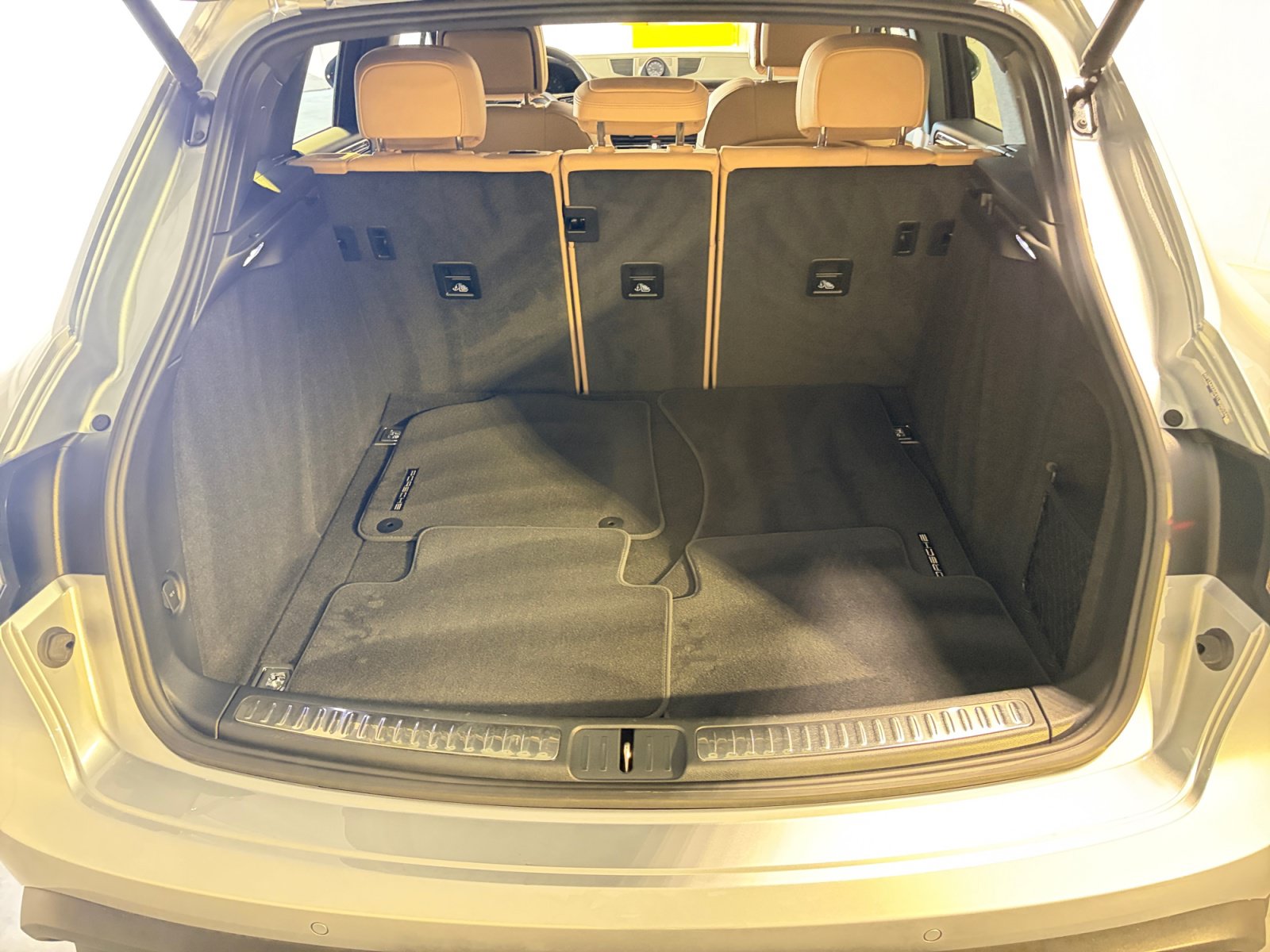 Certified 2026 Porsche Macan AWD/4WD image 29