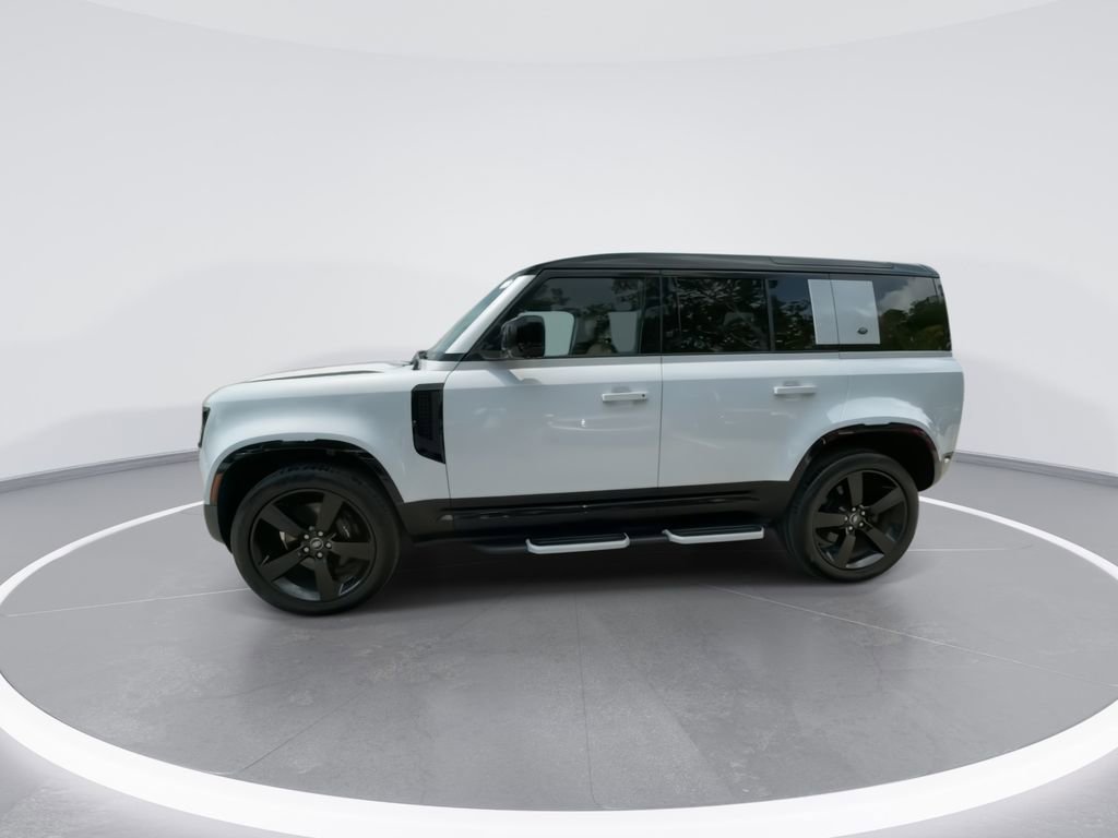 Used 2023 Land Rover Defender 110 V8 AWD/4WD image 6