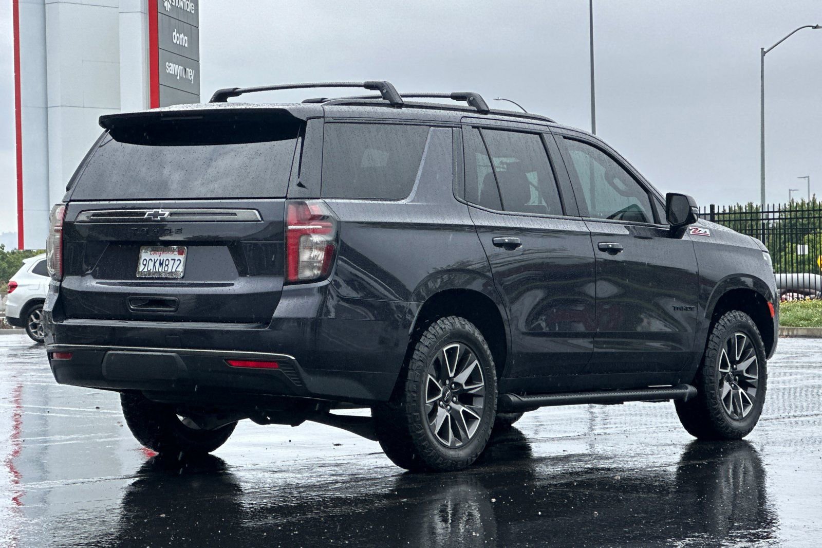Used 2022 Chevrolet Tahoe Z71 w/ Luxury Package image 4