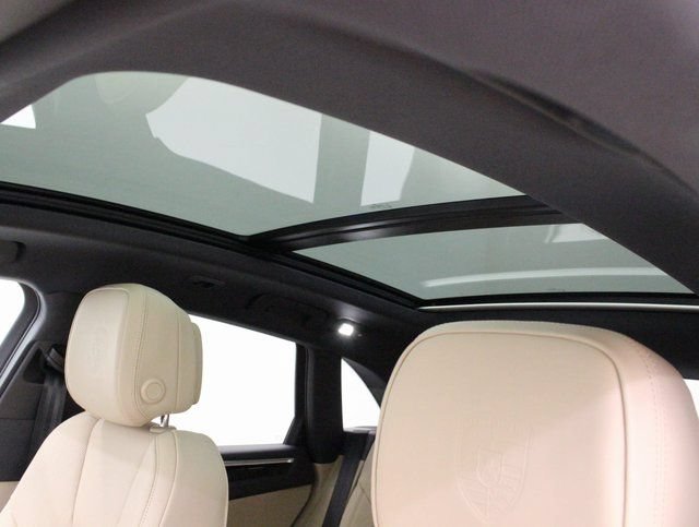 Used 2024 Porsche Macan AWD/4WD image 21