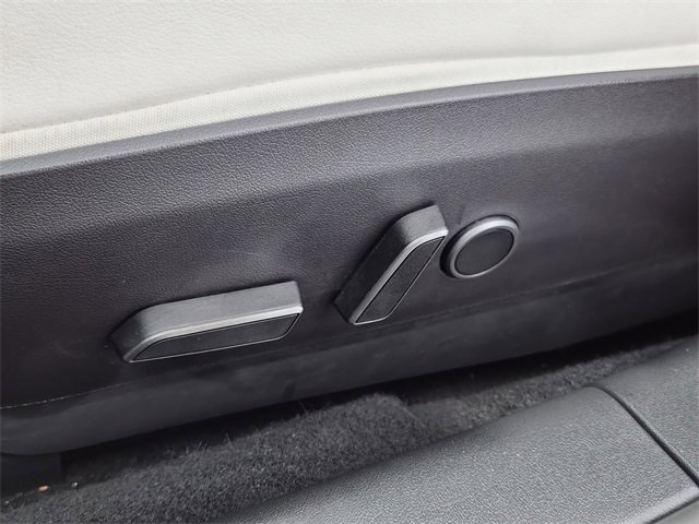 Used 2021 Tesla Model 3 Standard Range Plus image 17