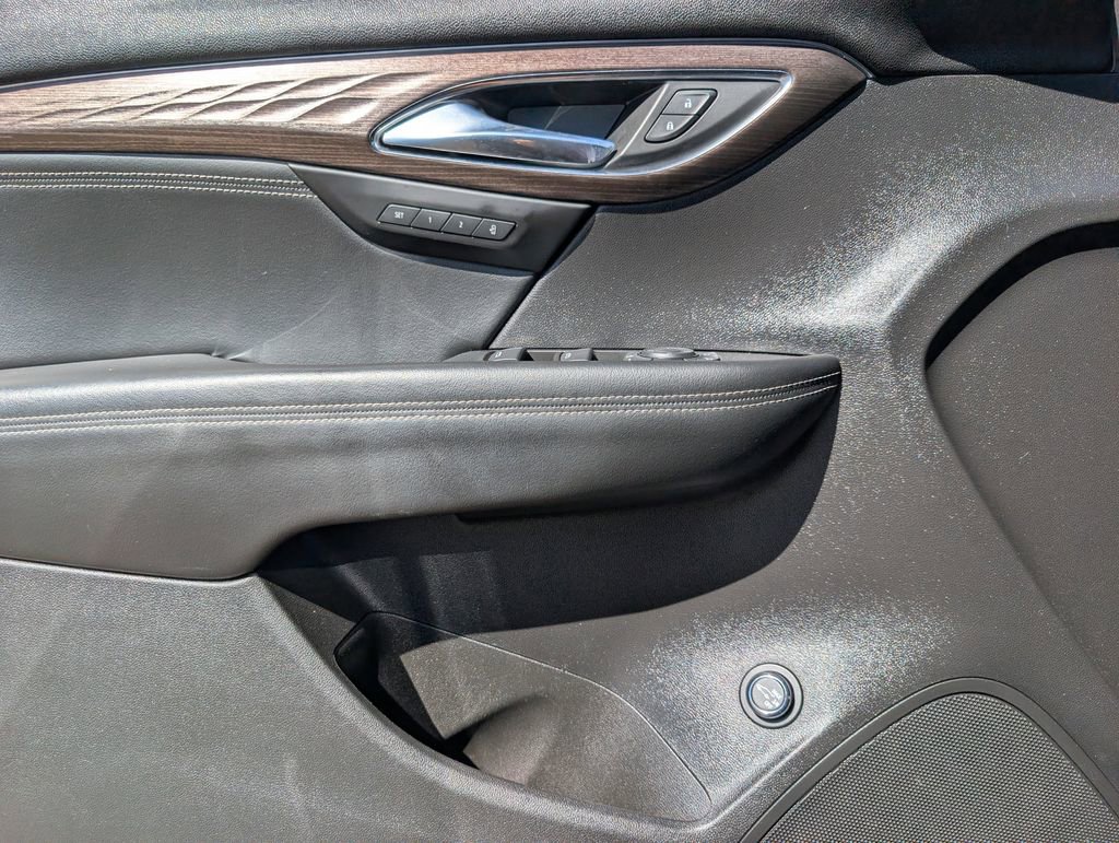 Used 2022 Buick Envision Avenir w/ Safety Package FWD image 18