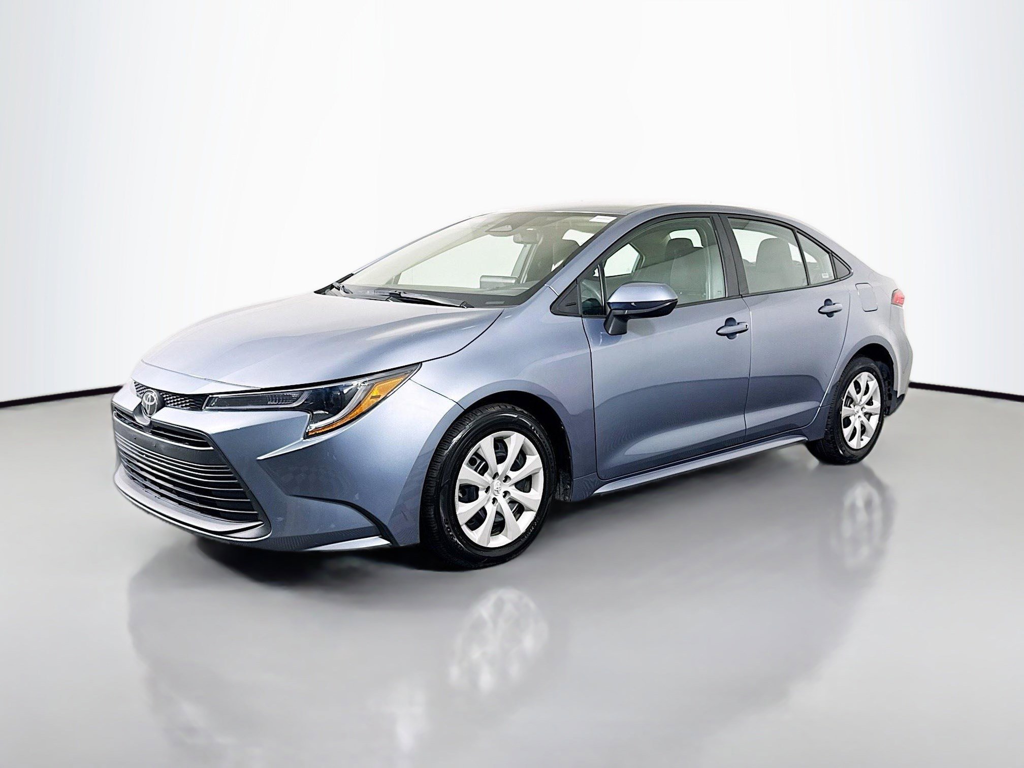 Used 2024 Toyota Corolla LE image 4
