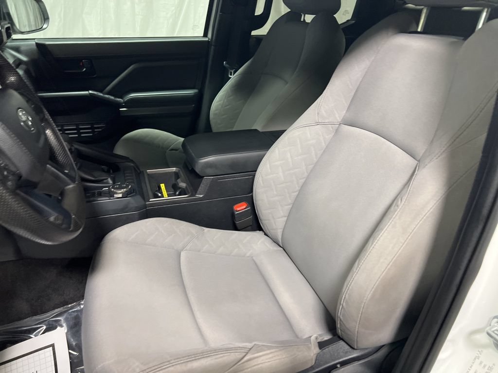 Used 2024 Toyota Tacoma SR5 AWD/4WD image 22