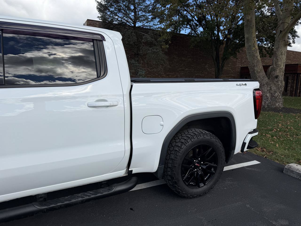 Used 2019 GMC Sierra 1500 Elevation w/ Elevation Value Package AWD/4WD image 17