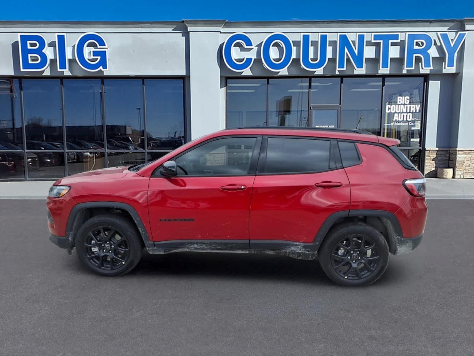 Used 2026 Jeep Compass Latitude AWD/4WD image 8