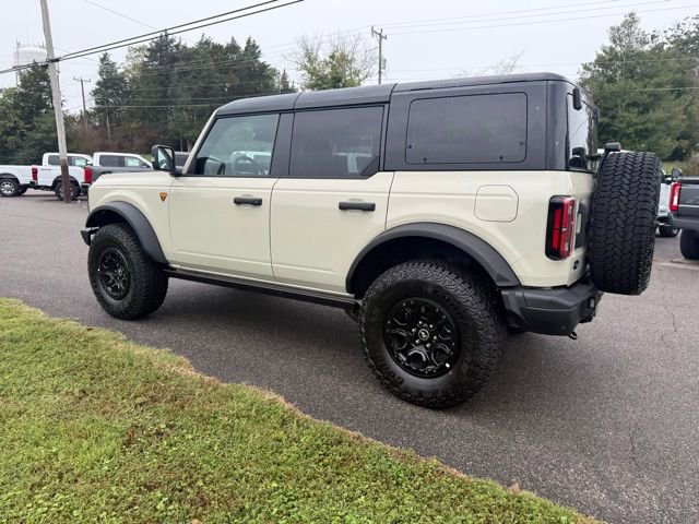 New 2025 Ford Bronco Badlands image 9