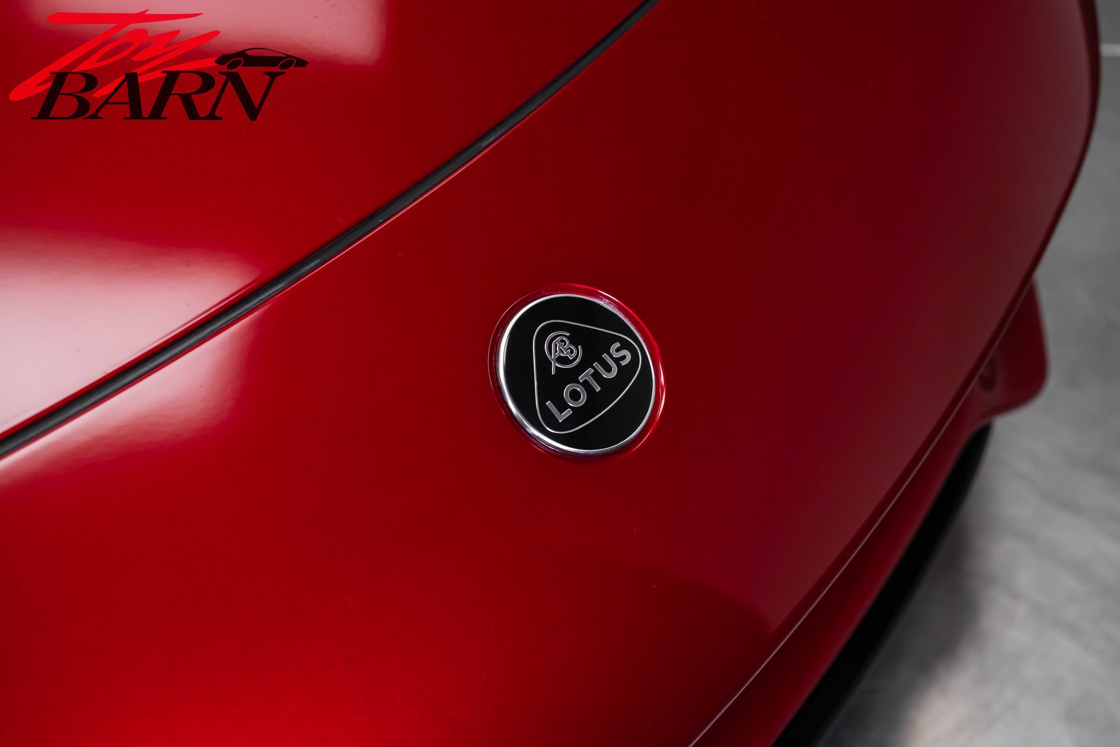 Used 2025 Lotus Emira RWD image 9