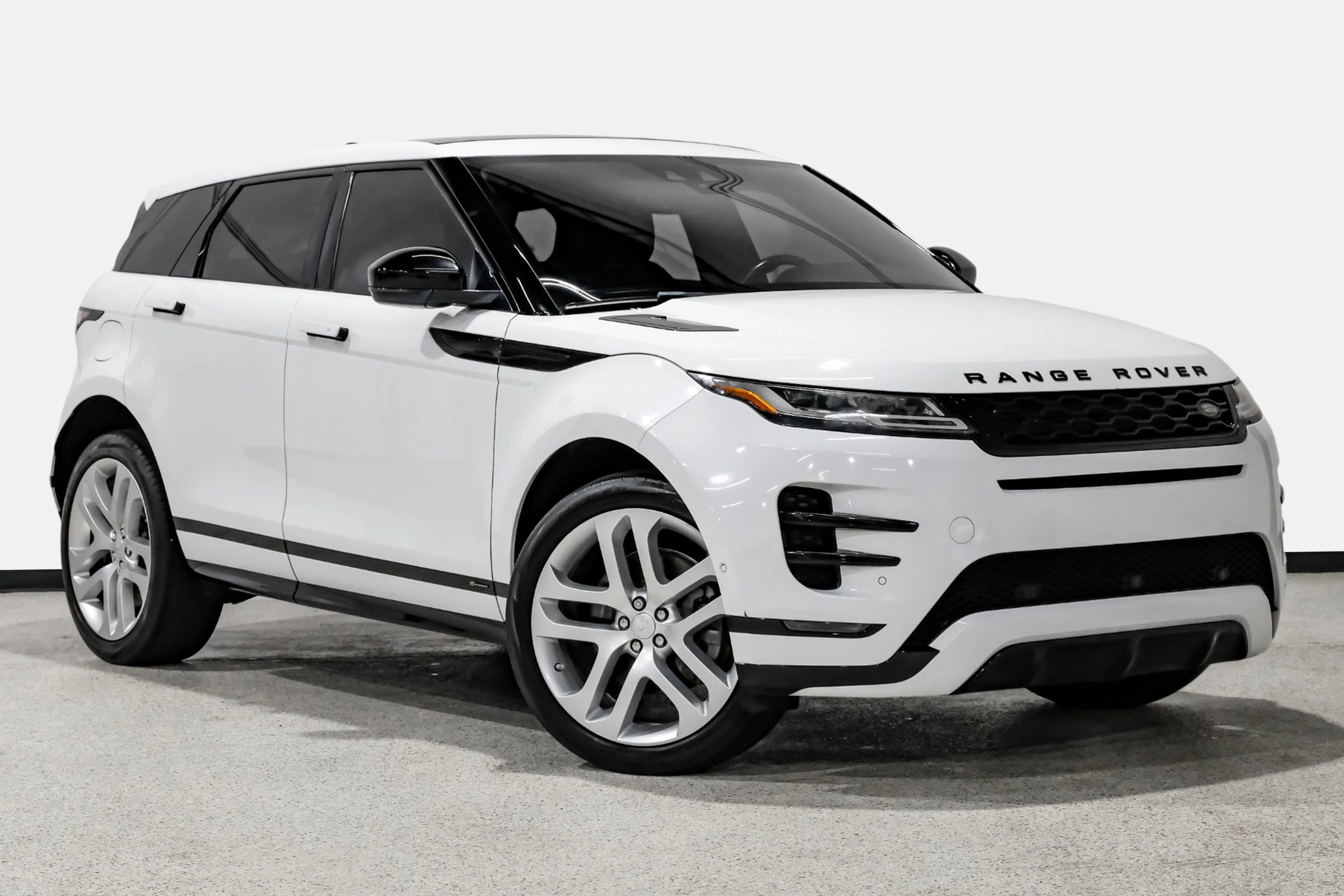 Used 2020 Land Rover Range Rover Evoque R-Dynamic SE image 4