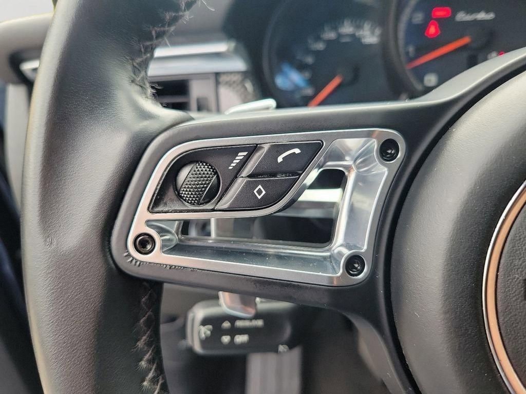 Used 2021 Porsche Macan Turbo image 20