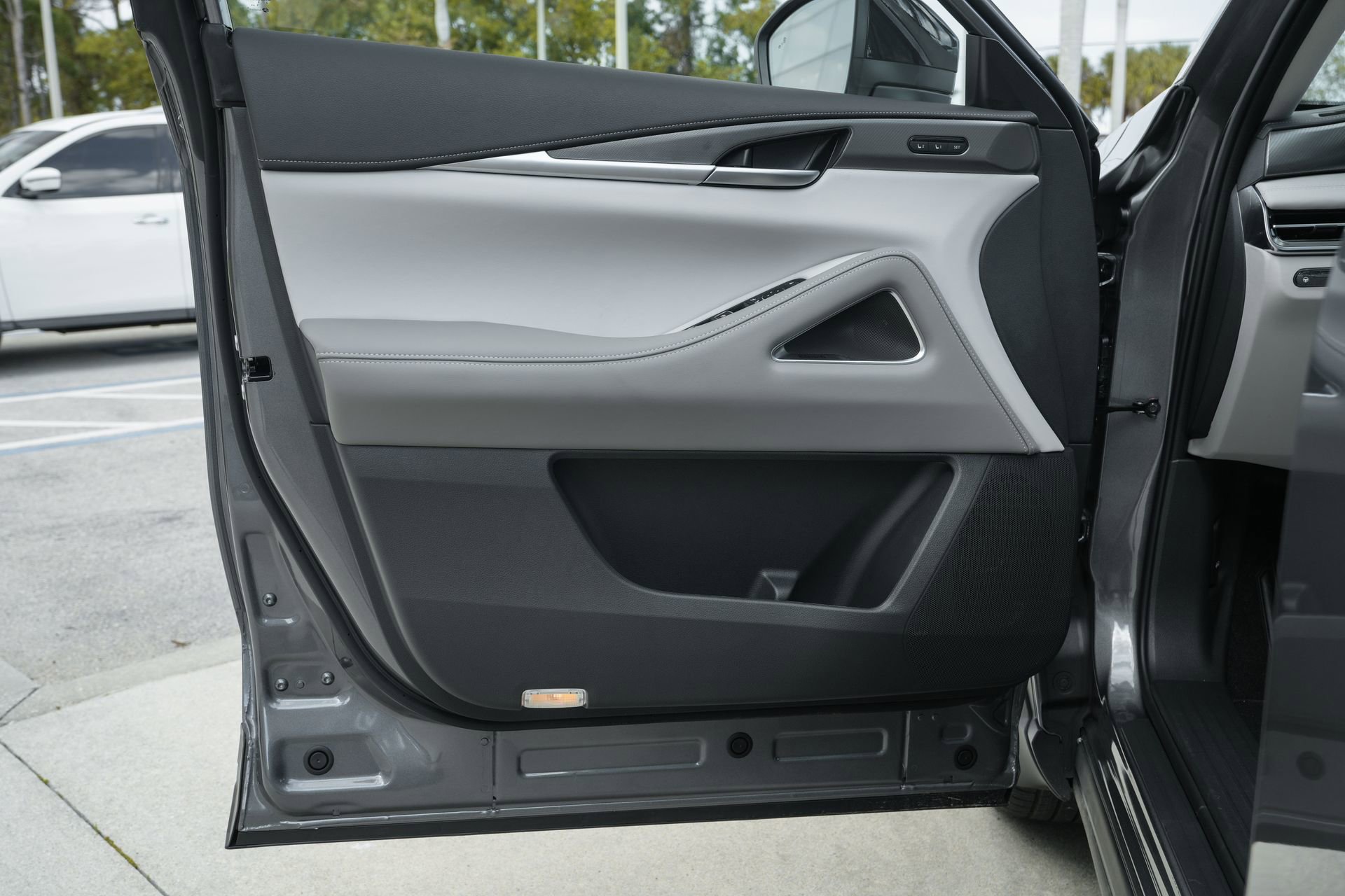 New 2026 INFINITI QX60 Luxe w/ Family Package image 25