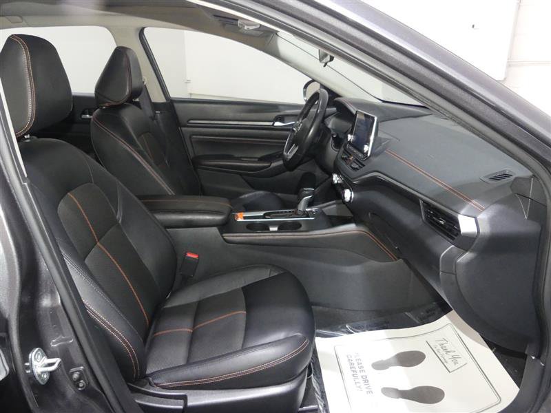 Used 2022 Nissan Altima 2.5 SR w/ Midnight Edition Package FWD image 22
