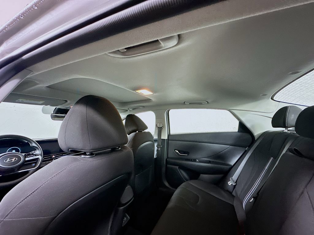 Used 2025 Hyundai Elantra SEL FWD image 13