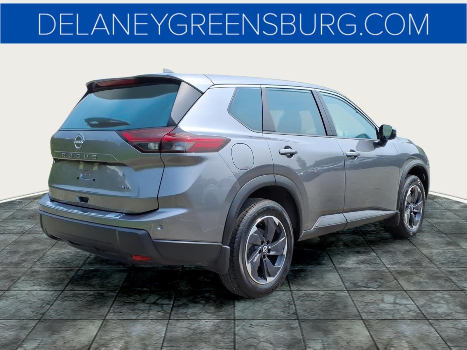 Used 2025 Nissan Rogue SV AWD/4WD image 3