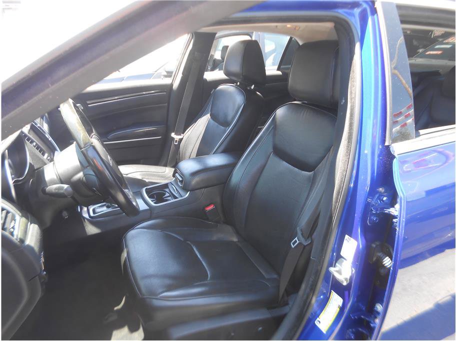 Used 2019 Chrysler 300 Limited image 8