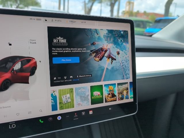 Used 2023 Tesla Model Y Performance AWD/4WD image 18