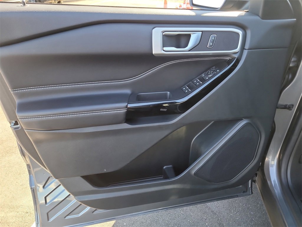 Certified 2022 Ford Explorer ST w/ ST Street Pack image 15