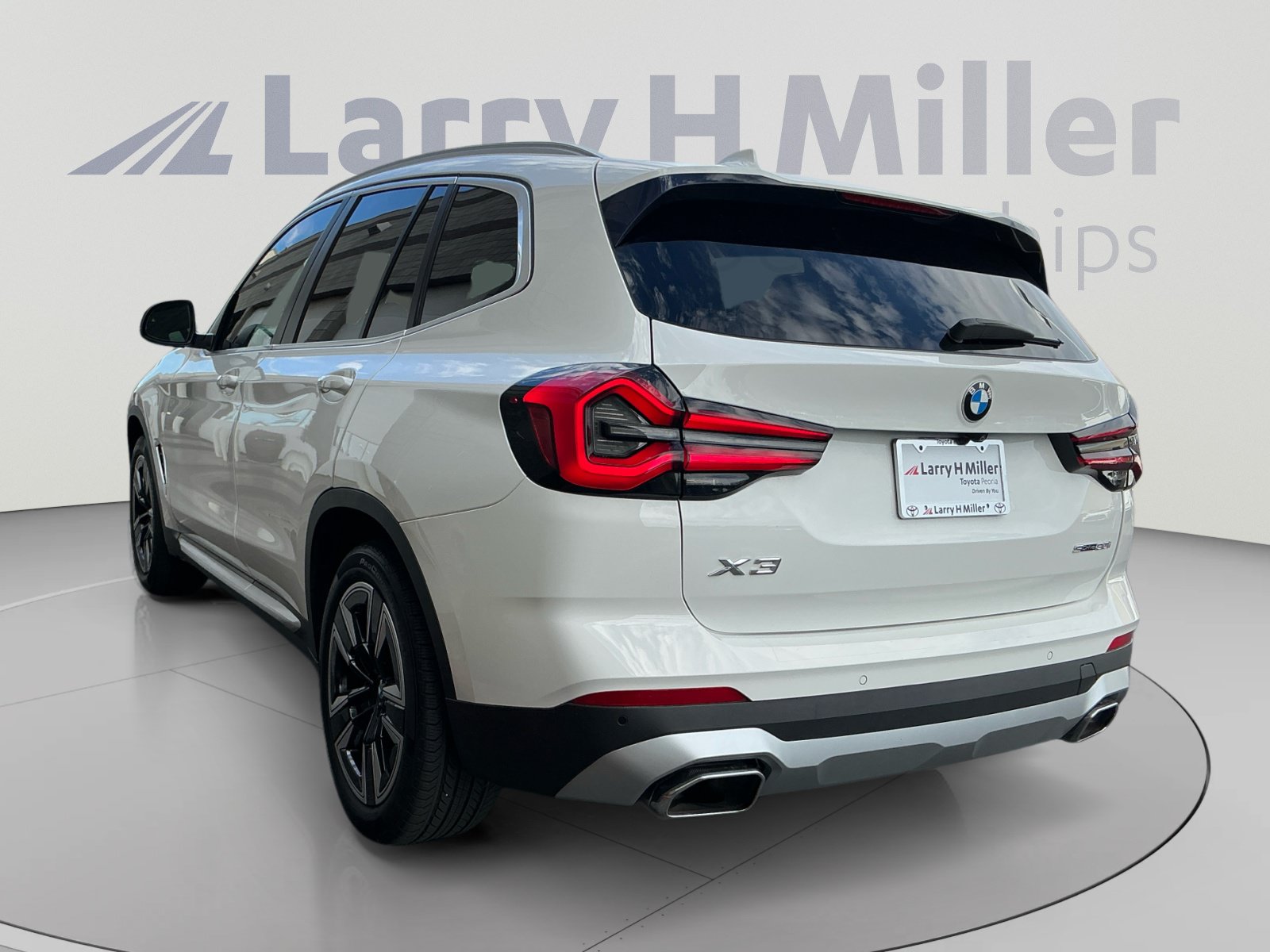 Used 2022 BMW X3 sDrive30i w/ Convenience Package RWD image 2