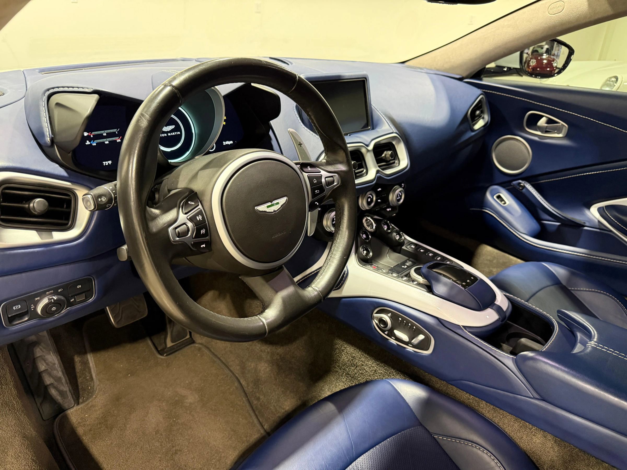 Used 2020 Aston Martin V8 Vantage Coupe image 35