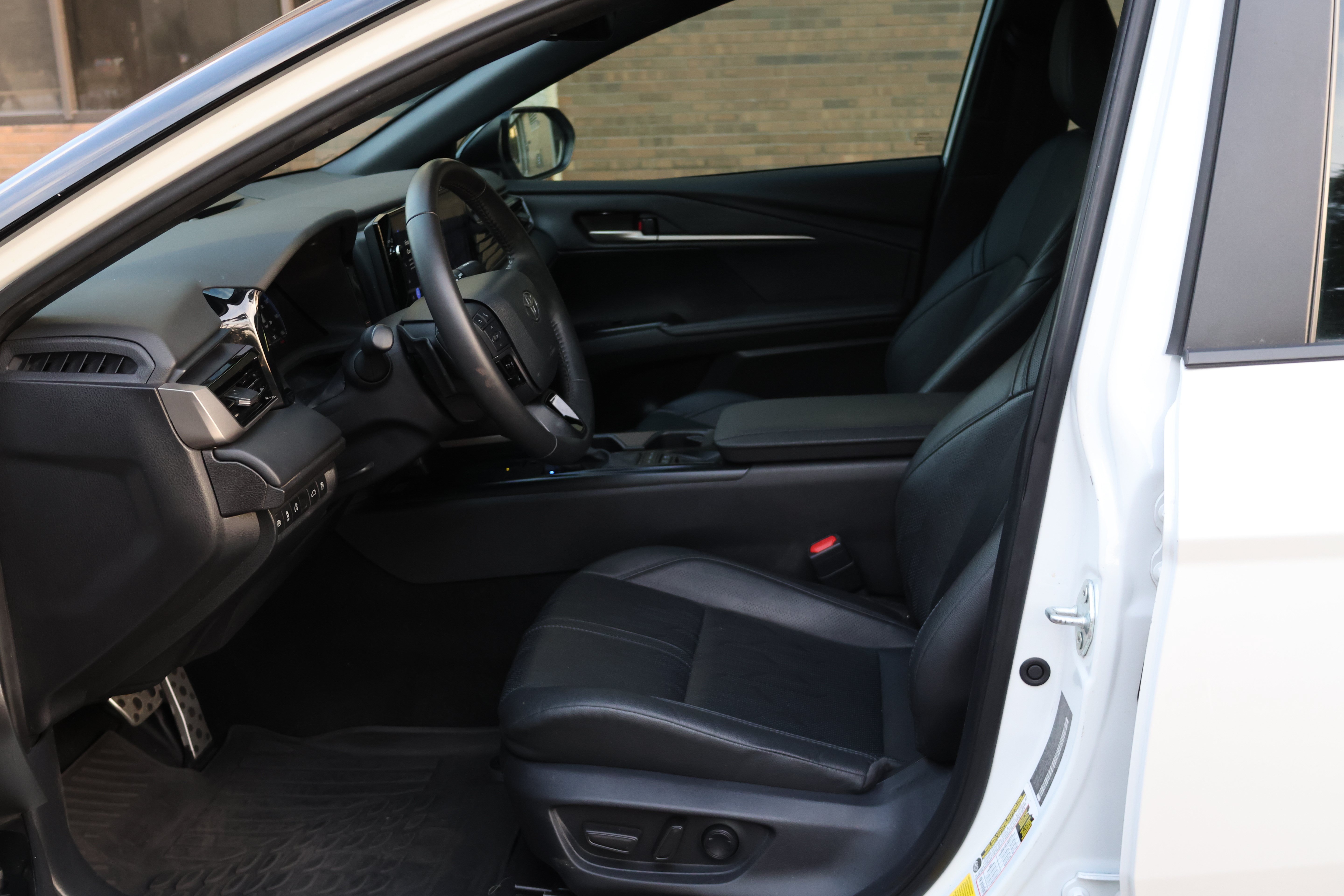 Used 2025 Toyota Camry XSE FWD image 19