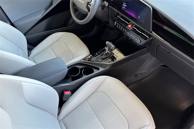 New 2025 Kia Niro EX image 18