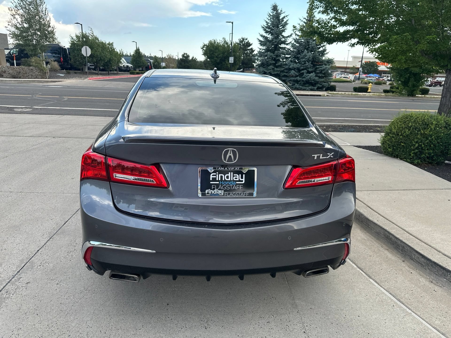 Used 2018 Acura TLX w/ Advance Package FWD image 4