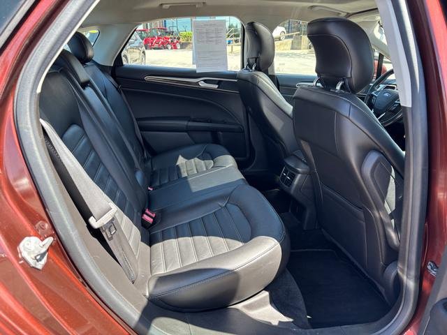 Used 2015 Ford Fusion SE FWD image 13