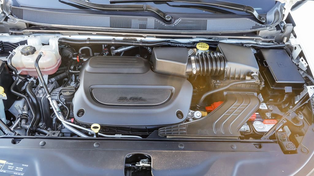 Certified 2023 Chrysler Pacifica Touring-L image 31