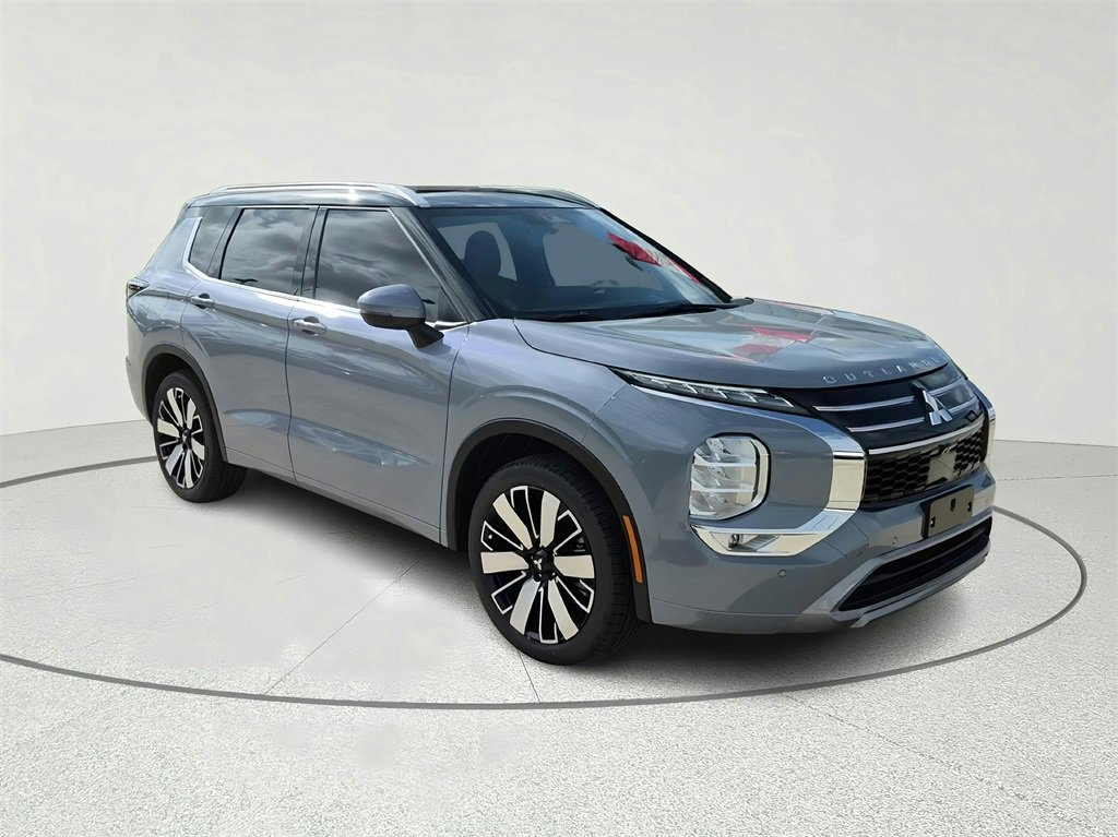 New 2025 Mitsubishi Outlander SEL image 3