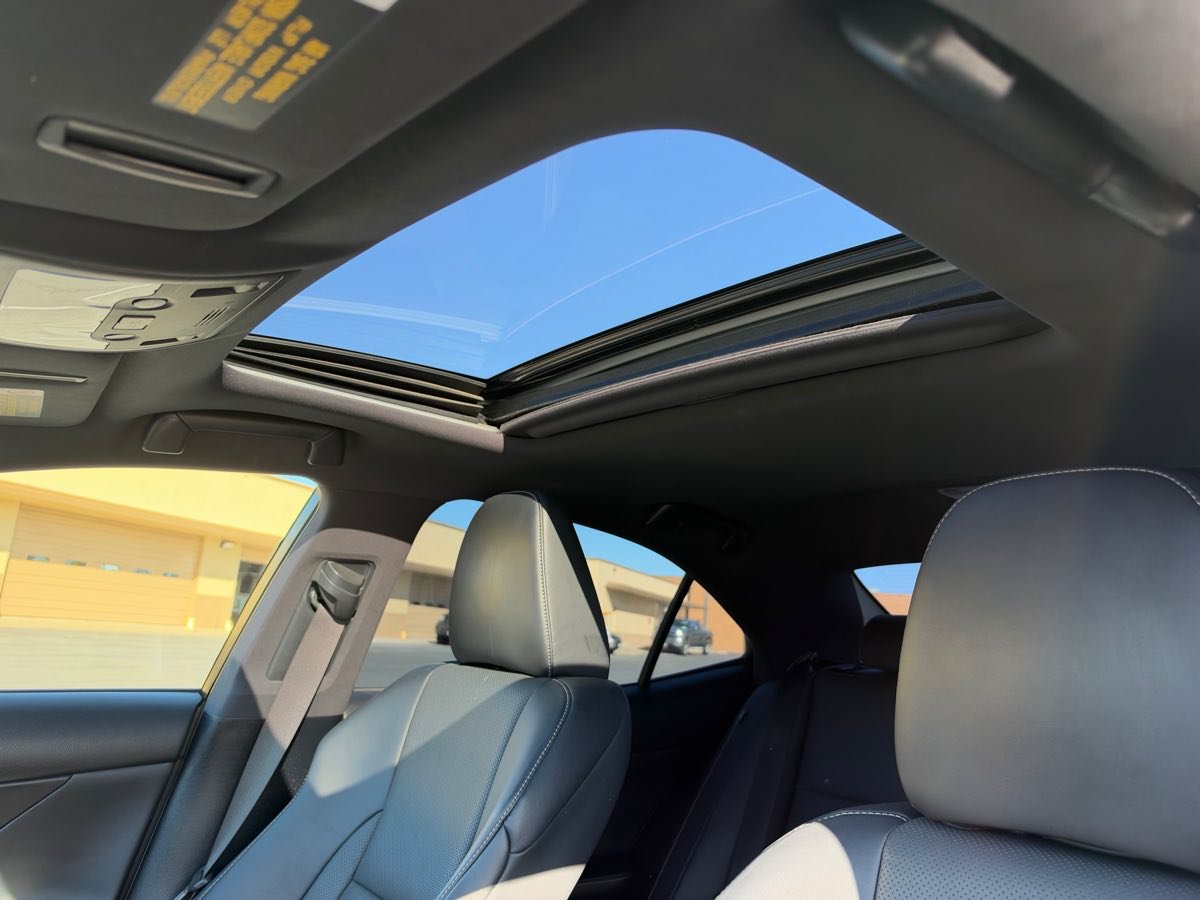 Used 2018 Lexus IS 300 F Sport RWD image 12