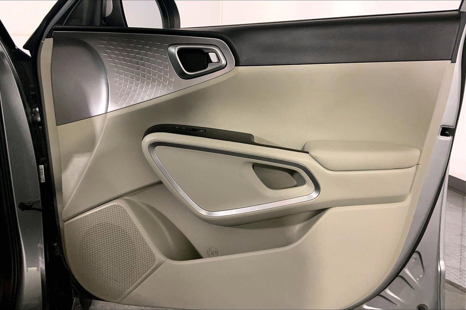 Certified 2025 Kia Soul LX image 25