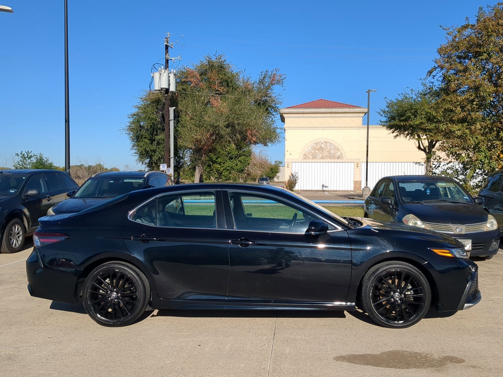 Used 2023 Toyota Camry XSE image 2